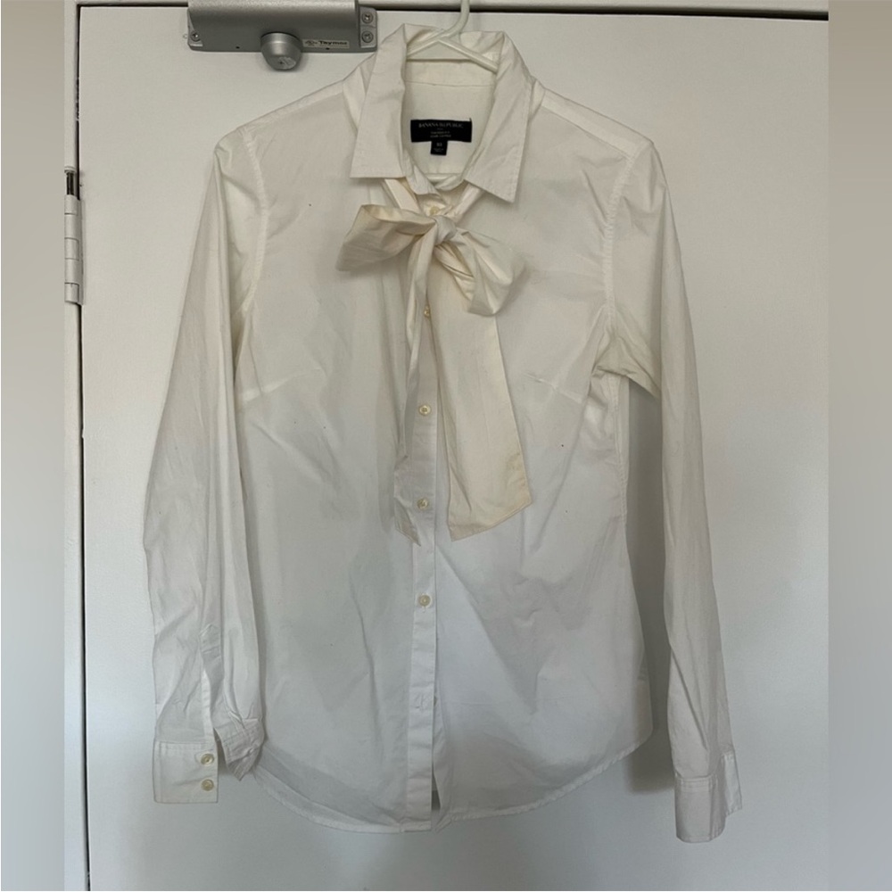 Banana Republic White Button-Up Shirt with Removable Bow - Picture 3 of 7